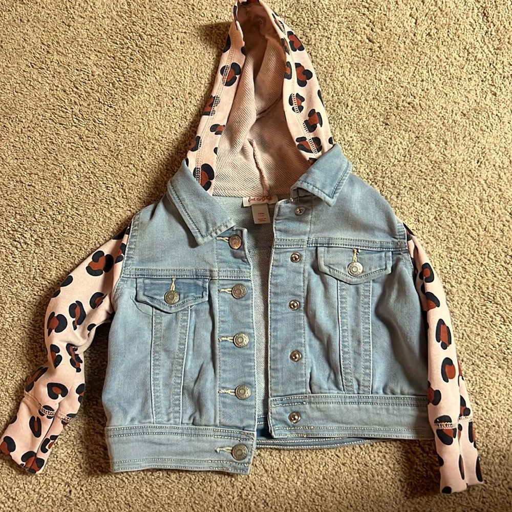 Cat and Jack Jean jacket, like new condition, 18 months